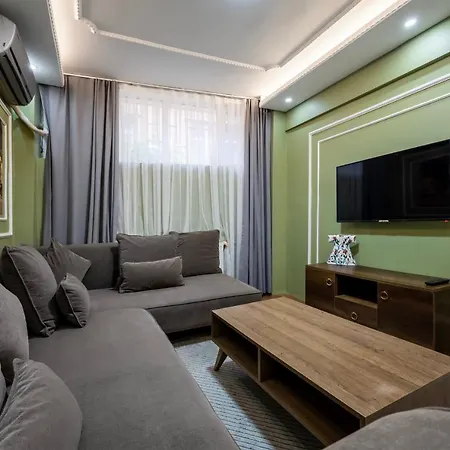 Secret Garden - Basement Apartment