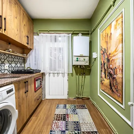 Secret Garden - Basement Apartment